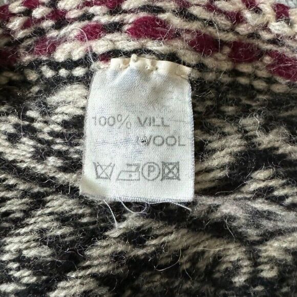 Vintage Womens Red Black Snowflake Wool Scandinavian Christmas Cardigan Sz L - Picture 2 of 6